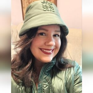 Meet your Posher, Monica